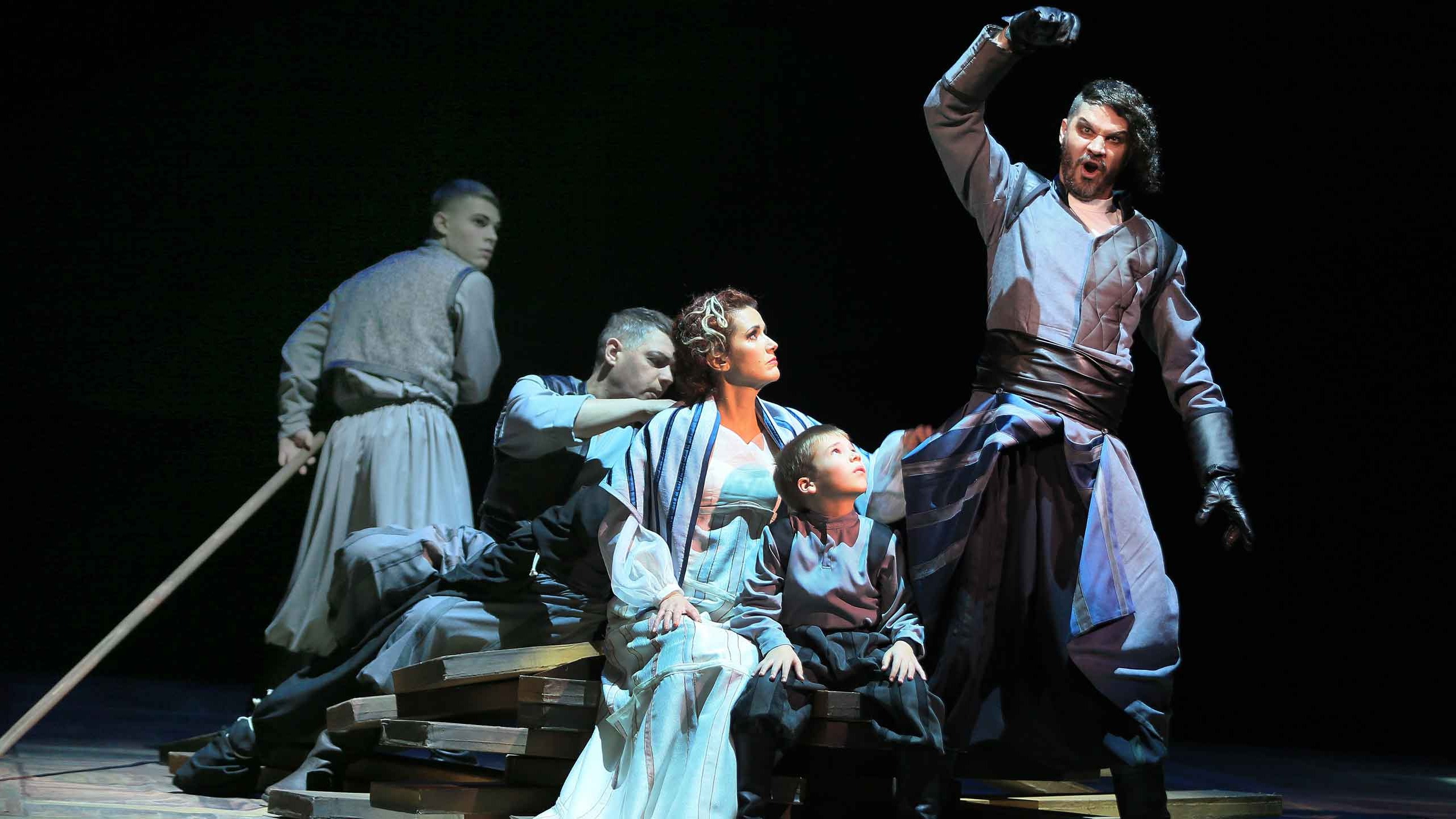 Onam meni dostlarimnikida soradi.