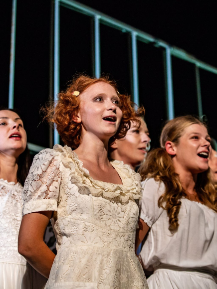 Театр драми і комедії на лівому березі Дніпра